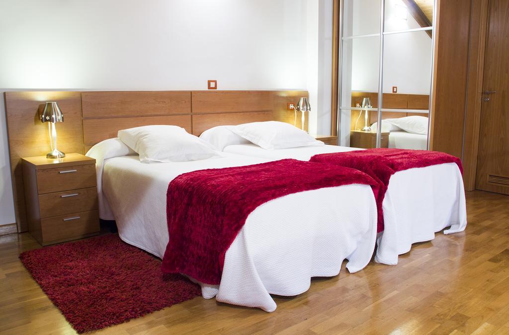 Apartamentos Cean Bermudez Хихон Екстериор снимка