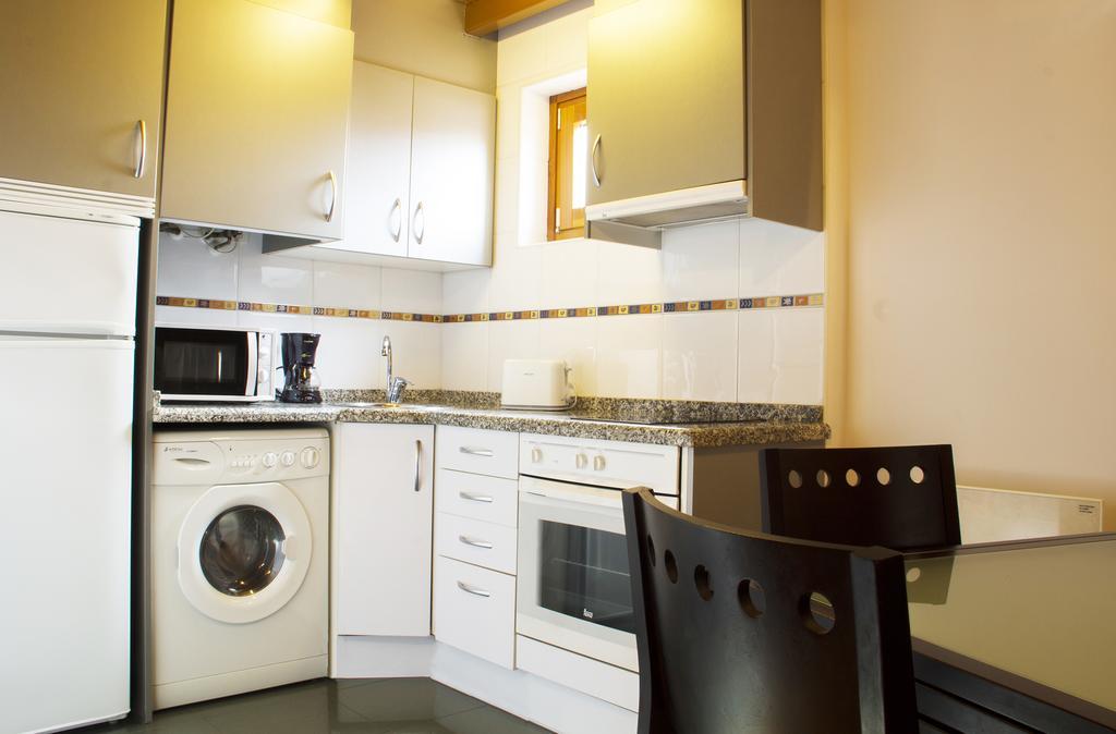 Apartamentos Cean Bermudez Хихон Екстериор снимка