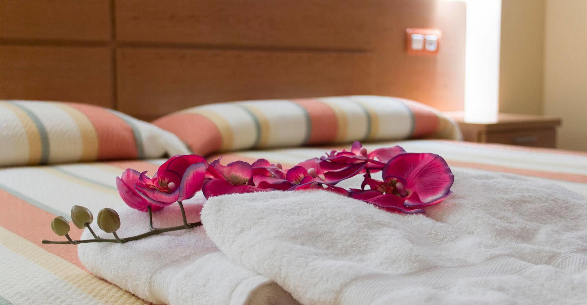 Apartamentos Cean Bermudez Хихон Екстериор снимка