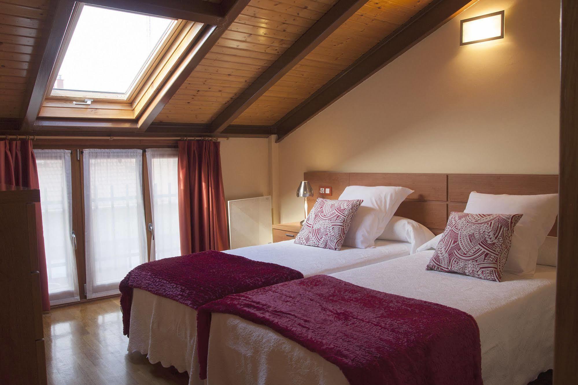 Apartamentos Cean Bermudez Хихон Екстериор снимка