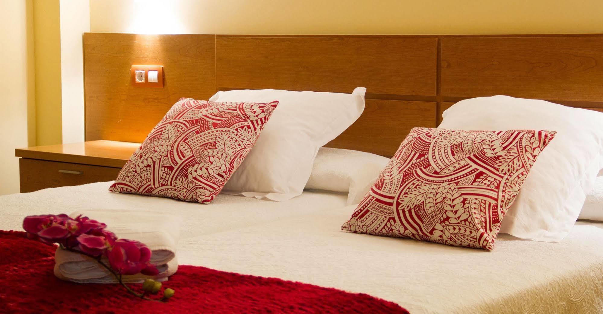 Apartamentos Cean Bermudez Хихон Екстериор снимка